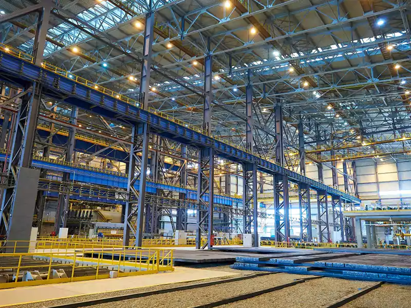 AMZHO high bay light lifter lowering fixtures in a 25-meter-high coal production factory.